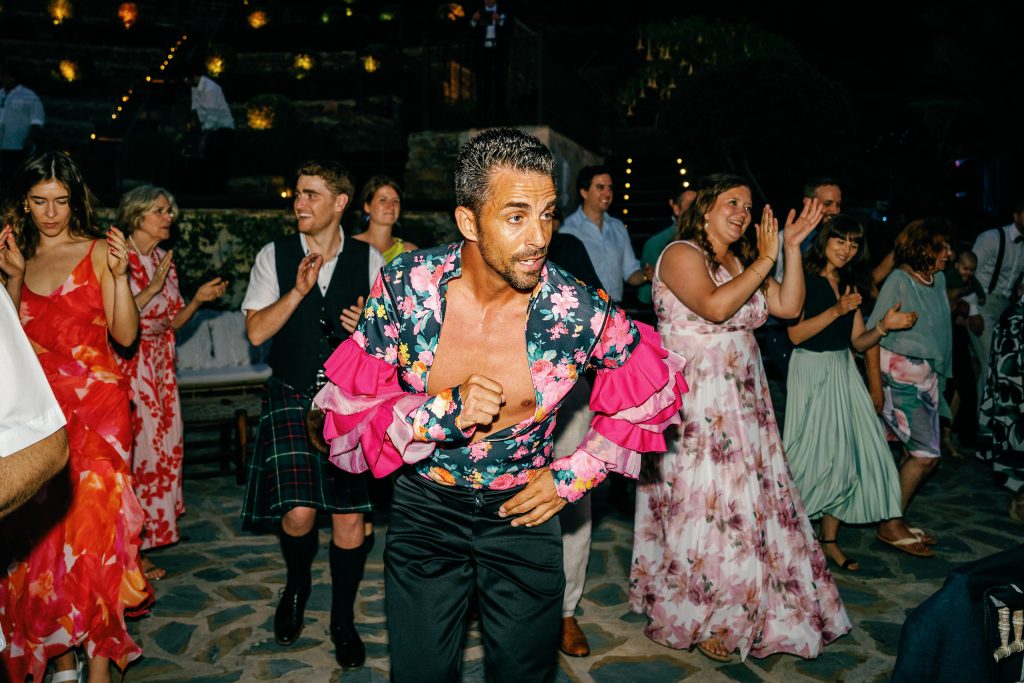 Flamenco dancer among the guests, Casa de la Era wedding in Marbella